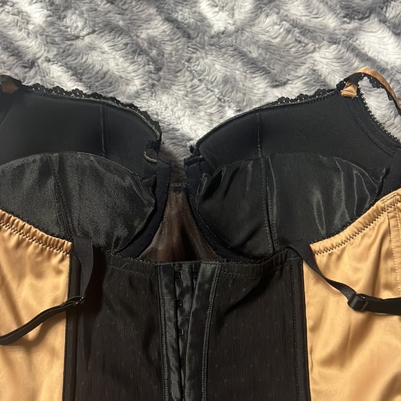 Vintage Victorias Secret Black and Gold Corset set - Picture 6 of 10